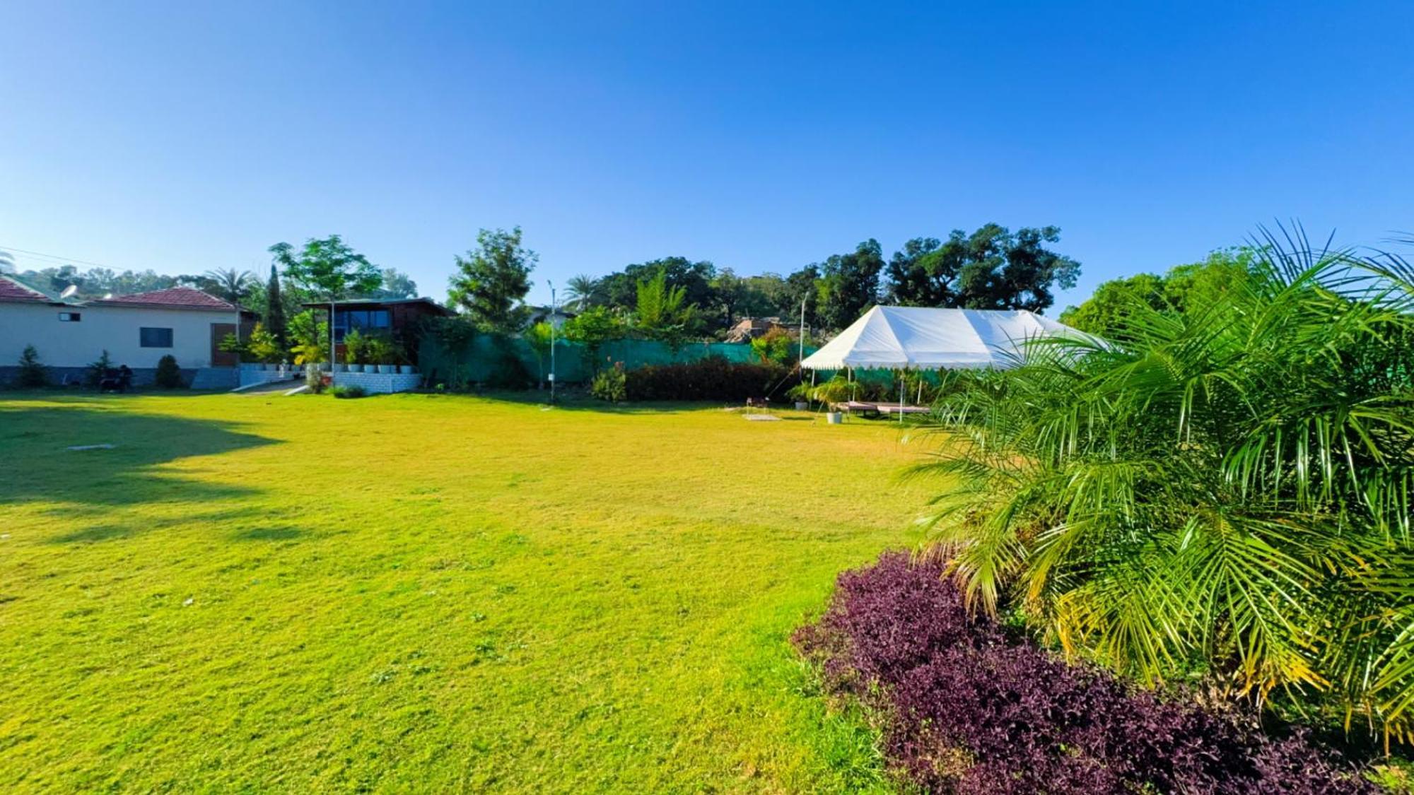 Far Out Field Resort Mount Abu Exterior photo